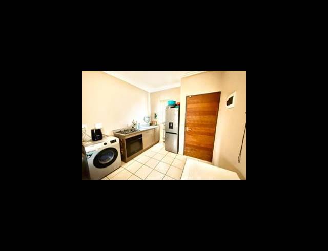 2 BEDROOM HOUSE FOR SALE IN SOUTH HILLS